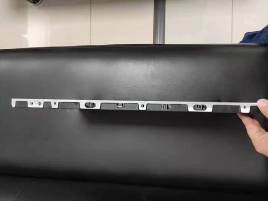 صفحه نمایش LED 108 اینچی 22.5 میلی متری صفحه نمایش LED فوق نازک 500 نیت قابل تنظیم