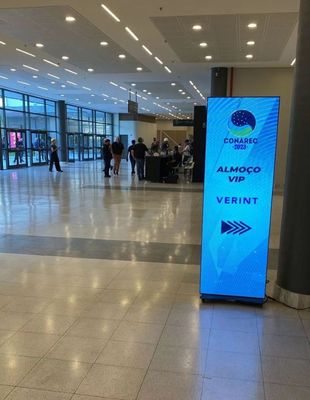 HD P1.86 پوستر LED تاشو صفحه نمایش تبلیغاتی ویدئو پلیر روشن کردن پوستر