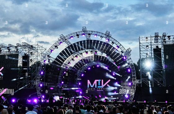 اجاره نمایشگر LED SMD2525 در فضای باز 104x104 FCC IP65 ضد آب