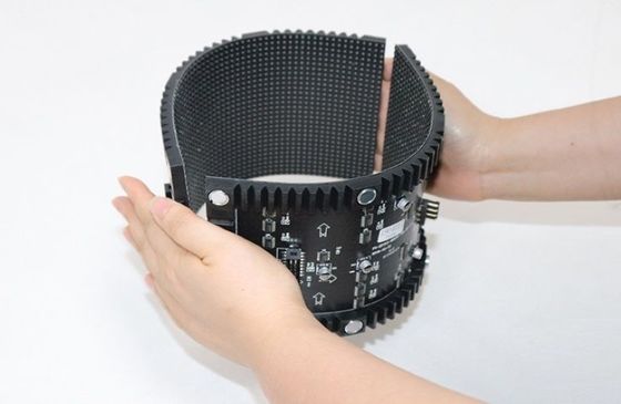 صفحه نمایش LED ستون انعطاف پذیر با ROHS برای تبلیغات فروشگاه خرده فروشی از چین