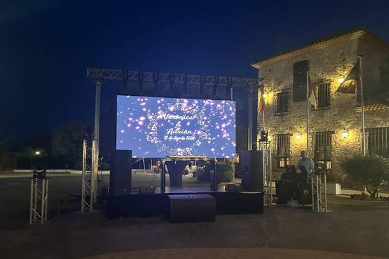 HD IC 2153 Wedding LED Video Wall Screen 1/16 Scan AC220V 522nm