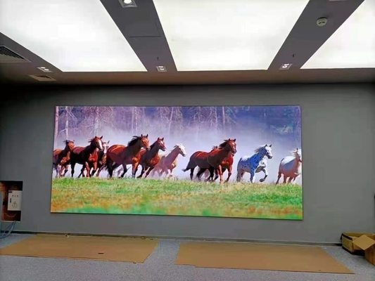 860 سی دی دیجیتال ساینیج دیوار 1920 هرتز P4 تبلیغات دیواری LED 320 * 160 میلی متر
