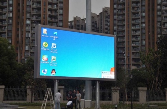 IP65 تمام رنگی با روشنایی بالا صفحه نمایش LED P5mm 960*960mm